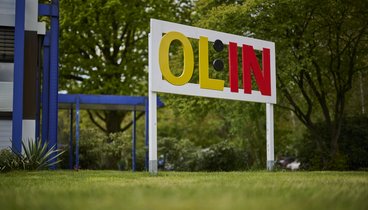 Schild vor dem Eingang des OL IN. Bild: Eiko Braatz