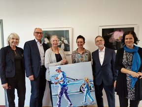 Anita Buchholz und Peter Hoeltzenbein mit Geschäftsführer Andreas Gögel, Melanie Wichering (Bildungsmanagement Kunst & Kultr, VHS), Susanne Kraue und Martina van de Gey (BBK Oldenburg). Bild: VHS Oldenburg.