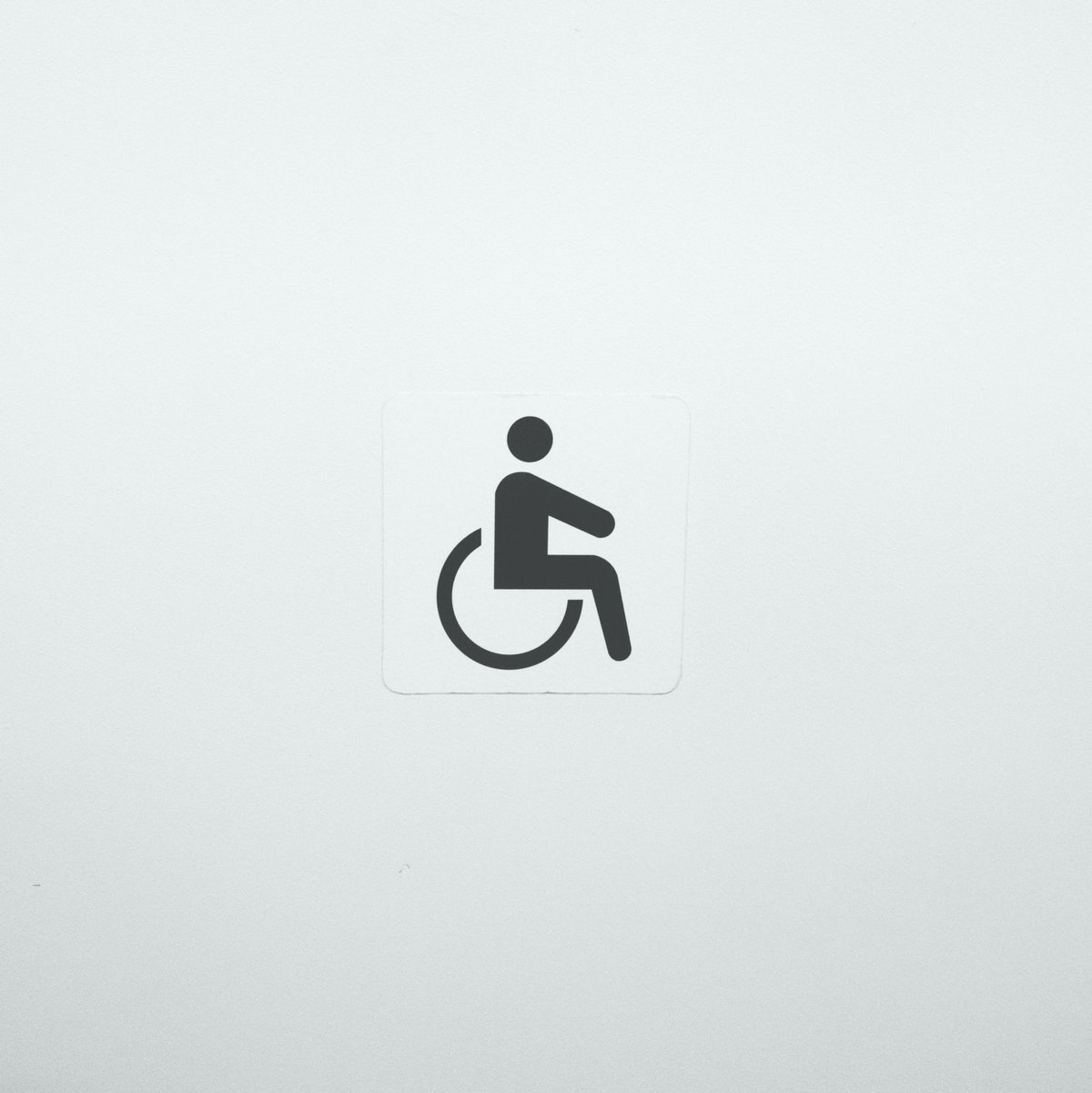 Ein Rollstuhl-Symbol.