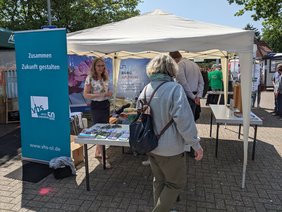 Der Stand der VHS Hatten und Wardenburg beim Fest. Bild: VHS Hatten und Wardenburg