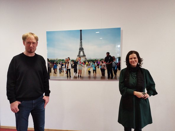 Volker Kunkel und Kuratorin Melanie Wichering (Bildungsmanagement Kunst und Kultur) Bild: VHS Oldenburg