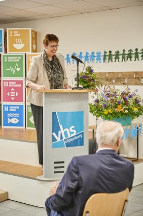 Ministerin Birgit Honé hält ihre Rede. Bild: Eiko Braatz