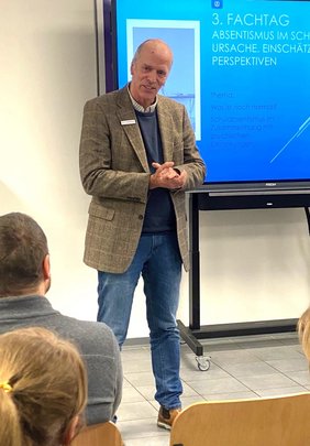 Bild: VHS Hatten + Wardenburg Martin Ahlrichs Bild: VHS Hatten + Wardenburg