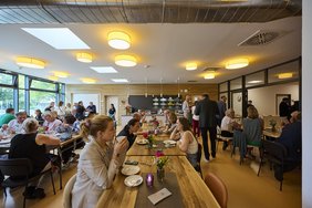 Bild: Eiko Braatz Die Gäste im Übungsrestaurant EssCampo. Bild: Eiko Braatz