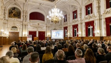 Blick über die Gäste im Schloss. Bild: Andreas Burmann.