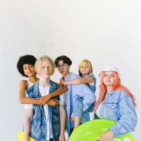 Eine Gruppe Jugendlicher