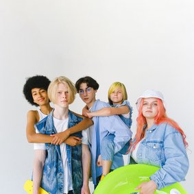 Eine Gruppe Jugendlicher