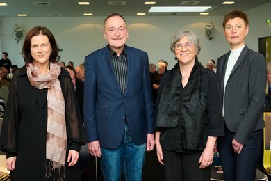 Melanie Wichering, Karl Ernst Went, Christiane Maaß und Frauke Sterwerf. Bild: VHS Oldenburg