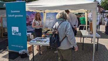 Der Stand der VHS Hatten und Wardenburg beim Fest. Bild: VHS Hatten und Wardenburg
