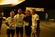 EIn Gruppe Marathonläufer im Ziel. Bild: Josef Ross.