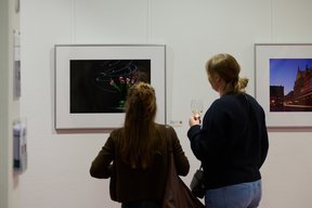 Gäste in der Ausstellung