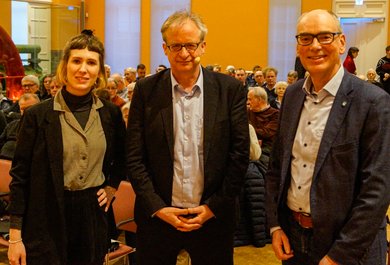 Larissa Helmke, Albrecht von Lucke und Andreas Gögel. Bild: VHS Oldenburg