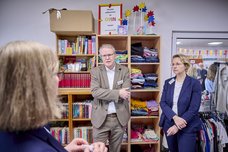 Führung durch den Laden. Bild: Eiko Braatz