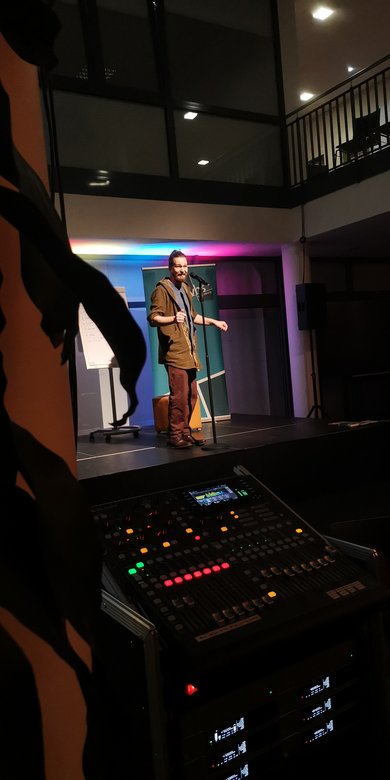 Simeon Buss bei seinem Auftritt.