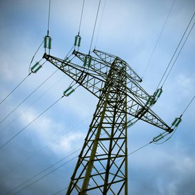 Ein Stromnetzturm