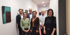 Simon Kirchmann, Jana Bornemann, Andreas Gögel, Petra Jashcisnkis, Andreas Engelmann und Melanie Wichering in der Ausstellung.