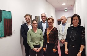 Simon Kirchmann, Jana Bornemann, Andreas Gögel, Petra Jashcisnkis, Andreas Engelmann und Melanie Wichering in der Ausstellung.