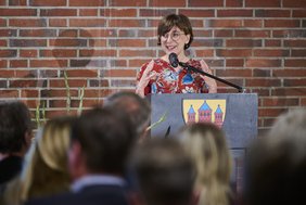 Bild: Eiko Braatz Staatssekretärin Dr. Christine Aborgast begrüßt die Gäste. Bild: Eiko Braatz