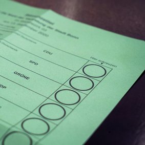 Ein grüner Wahlzettel