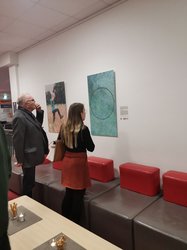 Bild VHS Oldenburg Gäste in der Ausstellung