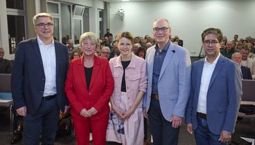 Oberbürgermeister Jürgen Krogmann, Landtagspräsidentin Hanna Naber, Landtagsvizepräsidentin Dr. Tanja Meyer, Andreas Gögel und Hasnain Kazim. 