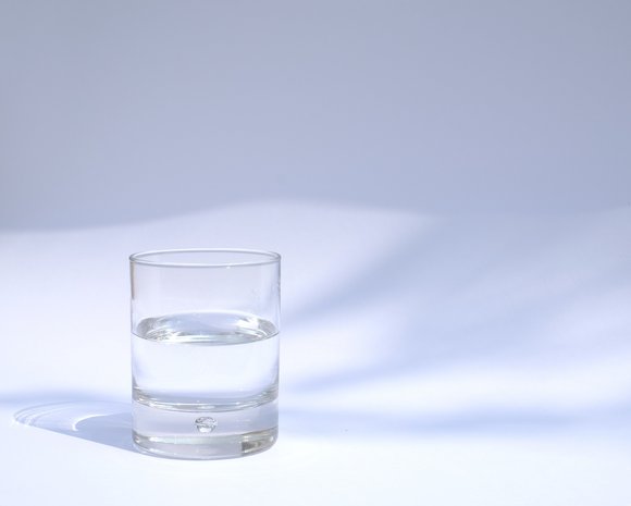 Ein Glas Wasser.