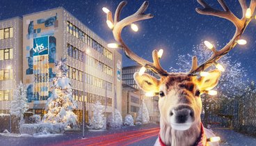 Bild und Fotomontage: Volker Kunkel Das VHS-Haus erstrahlt in Weihnahtsbeleuchtung. Bild und Fotomontage: Volker Kunkel