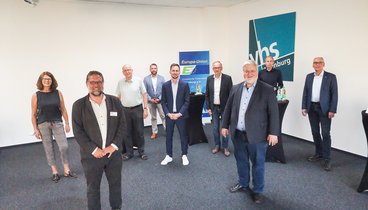 MdL Susanne Menge (BÜNDNIS 90/DIE GRÜNEN), Peter Meiwald, Hans-Henning Adler (DIE LINKE), Andreas Paul (AfD), Daniel Rüdel (FDP), Helge Peter Ippensen, MdB Stephan Albani (CDU), MdB Dennis Rohde (SPD), Andreas Gögel. Bild: VHS Oldenburg.