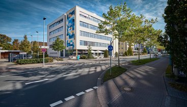 Das VHS-Haus in der Karlstraße. Bild: Volker Kunkel Fotografie.