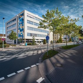 Das VHS-Haus in der Karlstraße. Bild. Volker Kunkel Fotografie.