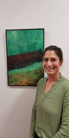 Jana Bornemann in der Ausstellung.