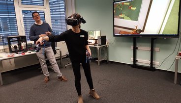 Test der VR-Brille im DigiLab. Bild: VHS Oldenburg